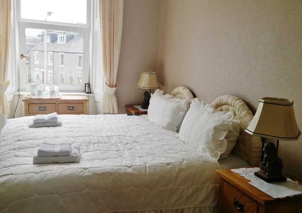 Castle Viewpoint B&B Инвернесс Номер фото